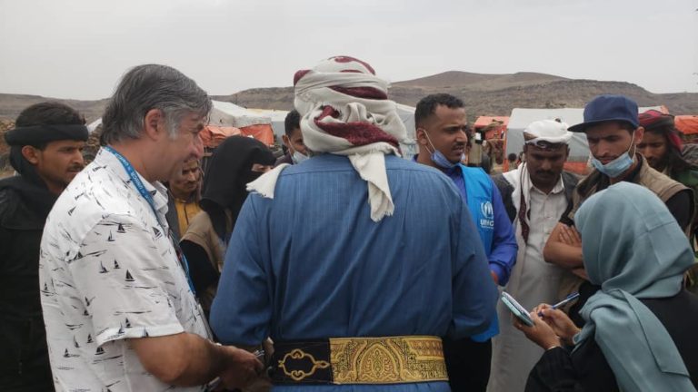 زيارة تفقدية تقوم بها المفوضية UNHCR الى مخيمات النازحين بمديرية همدان: