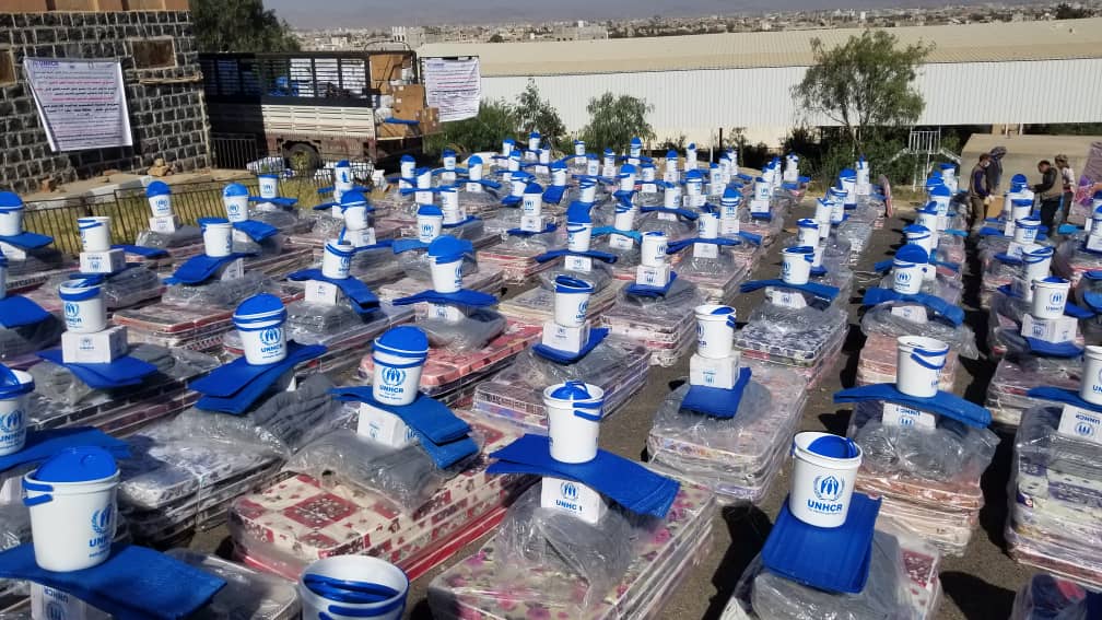 توزيع مواد غير غذائية لعدد 303 اسرة نازحة في مديرية بني حشيش – محافظة صنعاء