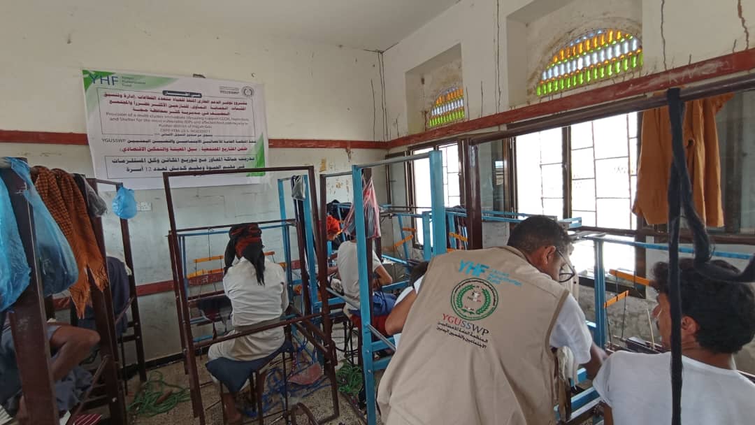 تدشين مشروع حياكة المعاوز في مواقع استضافة النازحين بمديرية كشر، محافظة حجة