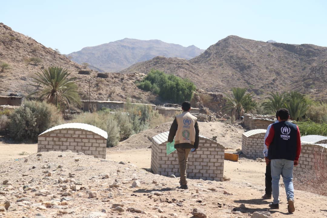 زيارة إشرافية لفريق المفوضية لمتابعة تنفيذ 50 مأوى انتقالي في مخيم القليب – صرواح